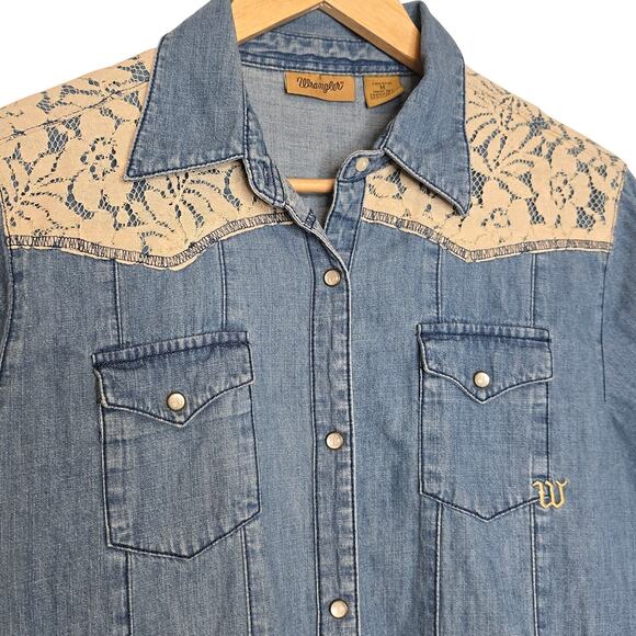 Wrangler Women’s Western Denim Shirt Lace Yoke Pearl Snap Medium - Picture 2 of 11